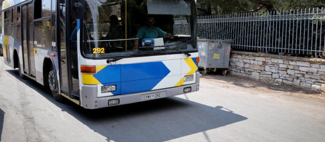 Συγκλονίζει η μαρτυρία του οδηγού που ξυλοκοπήθηκε στη Βάρκιζα: «Με χτύπαγαν με μπουνιές - Τυχαία ήρθε η αστυνομία»
